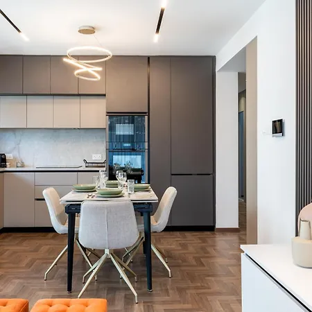 Itero 2-br Luxury By Makenzy *