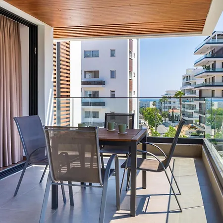 Itero 2-br Luxury By Makenzy